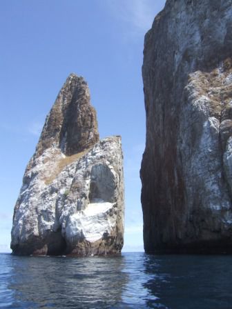 Hier ist der Kanal des Kicker Rocks zu sehen