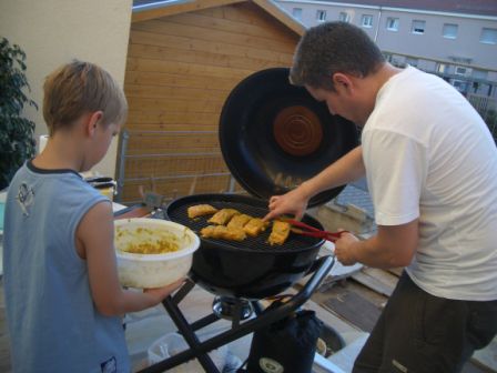 Diesmal zeigt Ralph dem Flo, was er vom Grillmeister Niki gelernt hat