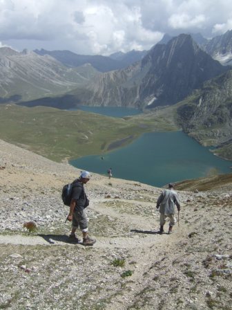 Im Hintergrund der See 'Vishan Sar' und davor 'Kishan Sar'