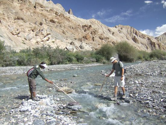 Den ganzen Tag heisst es immer wieder eine passende Stelle zum Ueberqueren suchen