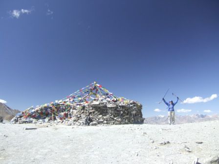 Ankunft am Kanda La Pass (4870m): Wie immer bin ich froh, mich und all meinen "Speck" hier rauf geschafft zu haben