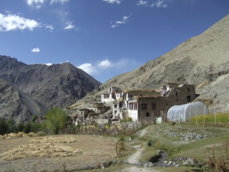 Rumbak - ein wirklich nettes Doerfchen mitten im Himalaya Gebirge