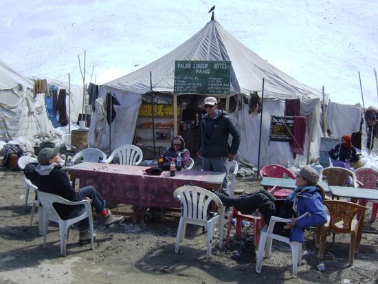 ...bis zum Lunch Stopp in Pang!!!