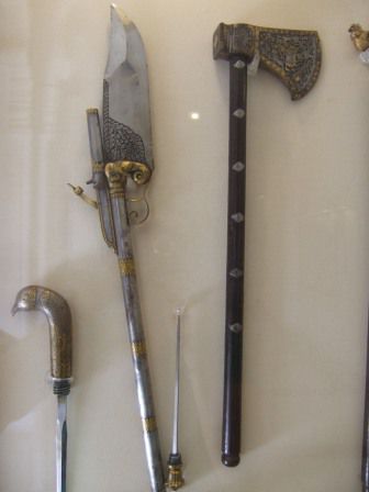 Die Maharadschas haben auf Aesthetik sichtlich Wert gelegt. Sogar ihre Waffen wurden mit viel Aufwand hergestellt und verziert!