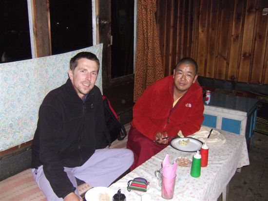 XXXXX erzaehlt uns viel ueber das Leben eines Moenchs und den buddhistischen Glauben