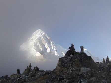 Pumo Ri am Abend von Lobuche aus gesehen