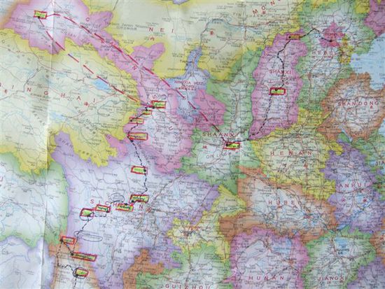 Rechts oben: Beijing - Links unten: Dali
