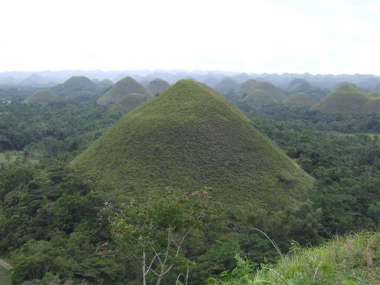 Chocolate Hills in gruen
