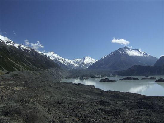 ....und der Blick in die andere Richtung zum Tasman-Gletscher und dem Gletschersee