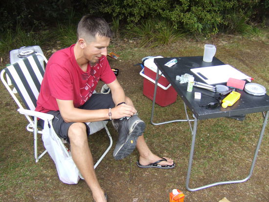 "Ein Studienkollege hat mich einst gelehrt man sollte sein Schuhwerk stets pflegen - By the way: Schoene Gruesse an Dich, Peter "