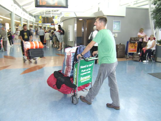 ...und sein Hab und Gut mit anderen Hilfsmittel durch die Gegend befoerdern!