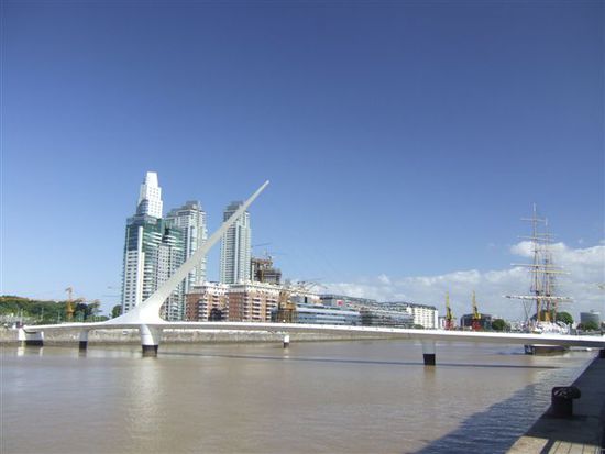 Puerto Madero. Nicht schlecht die Bruecke!