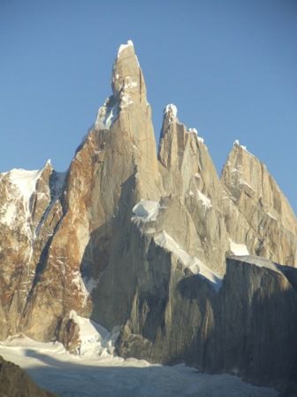 Cerro Torre (3102m)