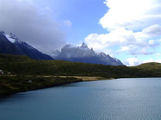Faehrfahrt ueber den Lago Pehoe mit Blick auf die Cuernos.....Adios!