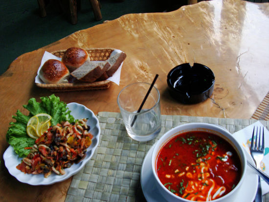 Soljanka, Kuban-Garnelenpelmeni. Lecker!