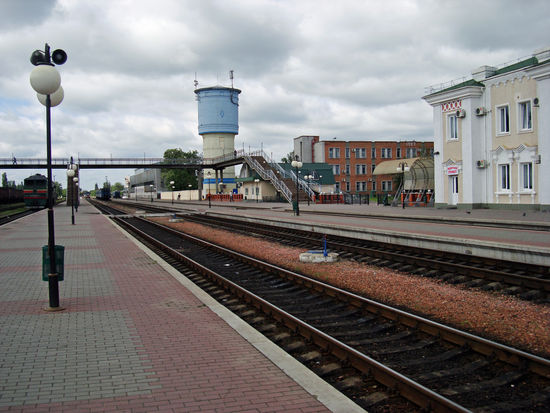 Gleise am Bahnhof Krementschug
