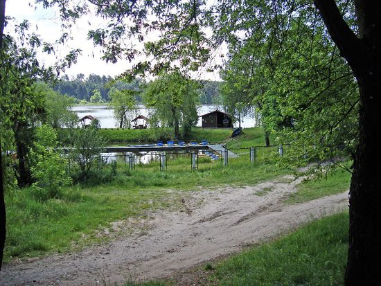 ... weiter durch den Hydro-Park ...