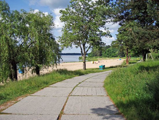 Der Strand zieht sich etliche hundert Meter hin