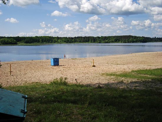 Heller Sandstrand ... am Wochenende ist hier viel los ...