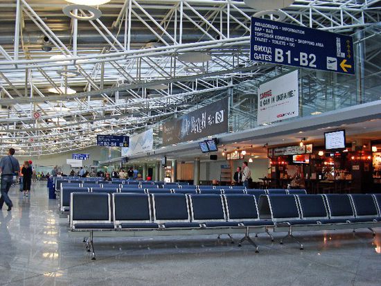Warten auf Boarding im Flughafen Borispil
