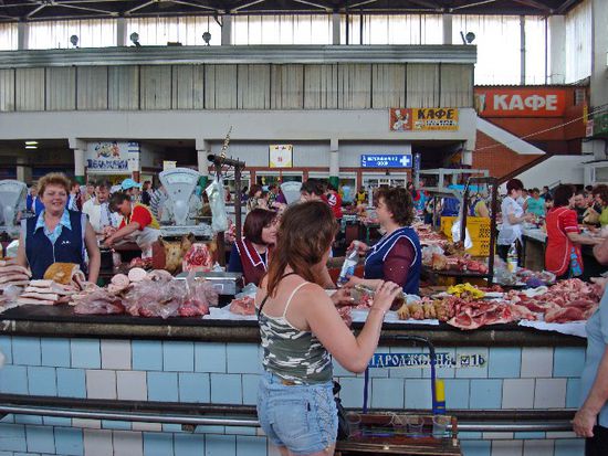 Fleisch-Halle im "Rynok", dem Markt von Zhitomir