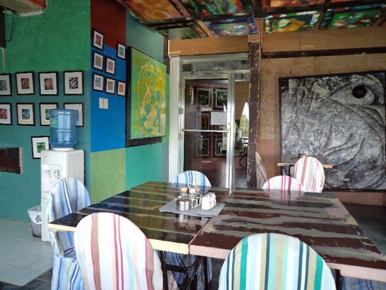 Restaurant im Ponce Suites / Davao