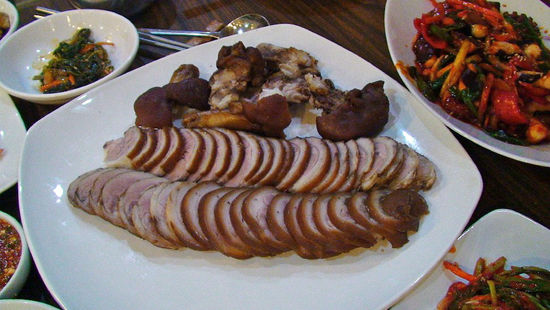 Lecker war es ... aber die Folgen merkte ich dann beim Gang zur Toilette am nächsten Morgen ...