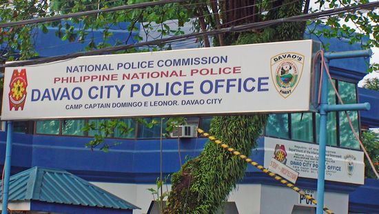 Diese Aktion fand am 5. März in Davao City vor dem dortigen Polizeipräsidium statt.