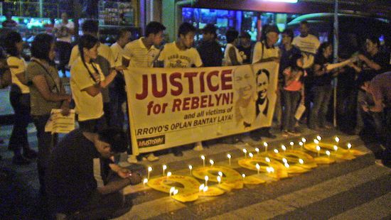 Am Ende der Mahnwache wurden dann Kerzen angezündet.