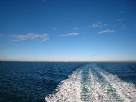 Brisbane im Hintergrund im Morgendunst.