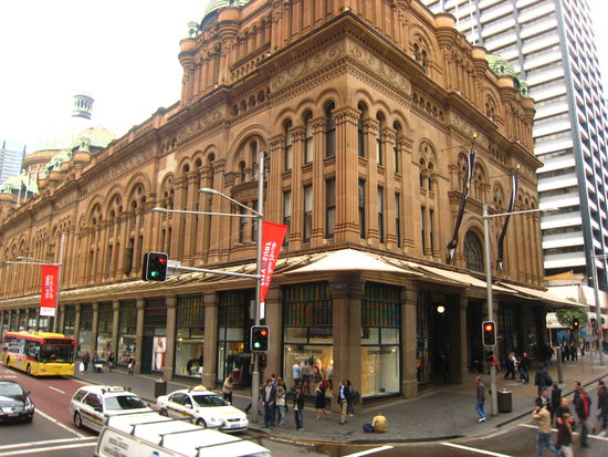 Queen Victoria Building, completed in 1898, ist eines der schoensten Gebaude der Stadt mit noblen Shoppingarkaden