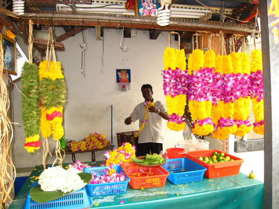 Blumengebinde in Little India