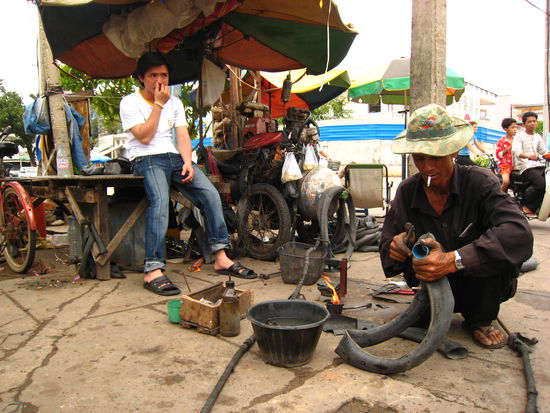 "Reifen-Flickstation"