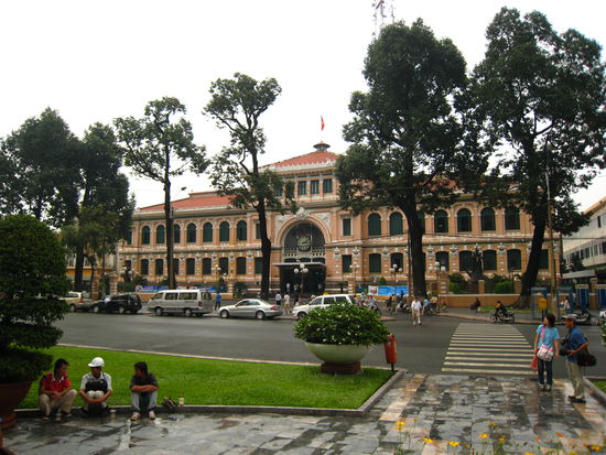 Hauptpostamt von Saigon (Innenraum) errichtet von Gustav Eiffel
