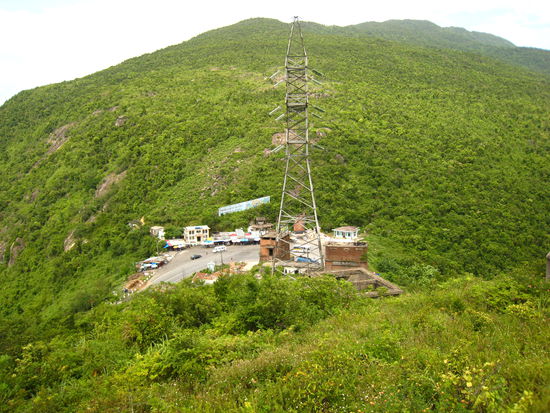 Hai Van Pass (Sea Cload- oder Wolkenpass) - eine Wetterscheide - ehemals eine Mission, zuletzt militärischer Stützpunkt der Amis