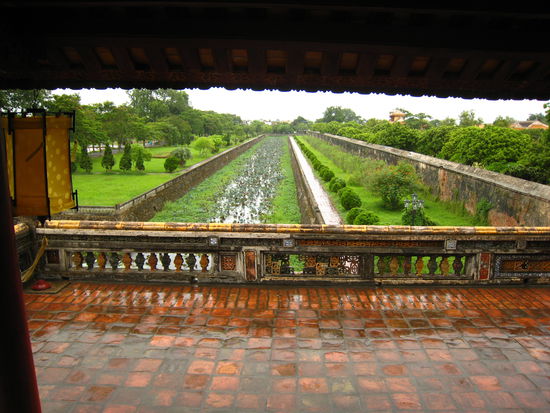 Zitadelle in Hue (Wassergraben und Befestigungsmauer)