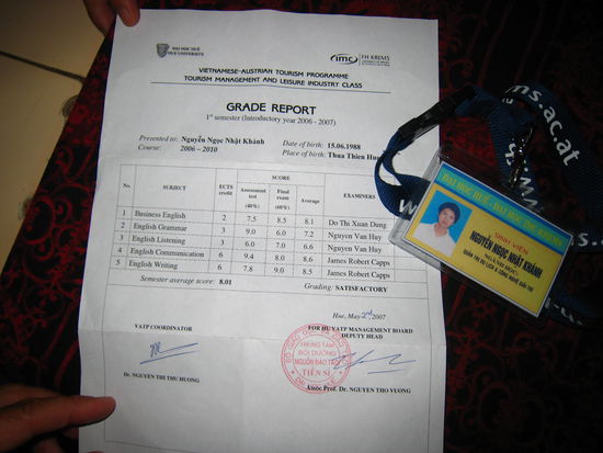 Stolz wurde mir das Zeugnis praesentiert.