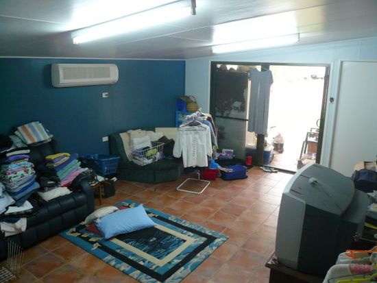 Buegel, Kinderfernseh und allgemeines Ablagezimmer
