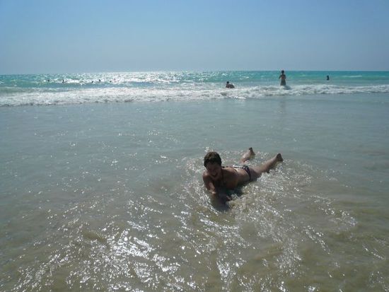 Ich beim Platschen in warmen, blauen Wasser!!