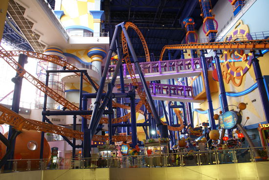 Achterbahn im Berjaya Times Square Shoppingcenter