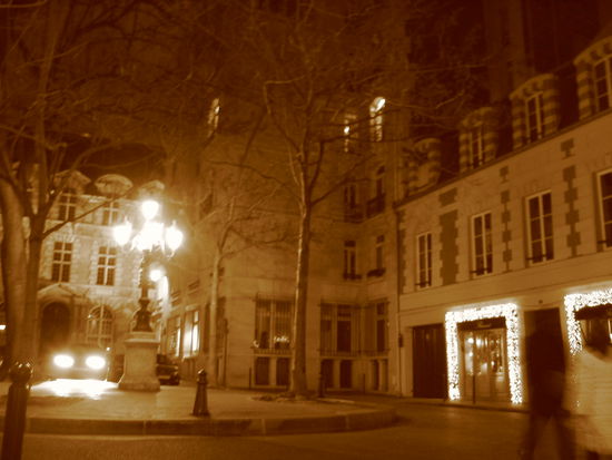 Place Furstemberg in St. Germain. Wer hier nie eine Liebste küsste...