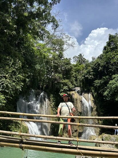 Bungee Jumping oder Fallschirmspringen machen mit überhaupt nichts aus, aber bei dieser Brücke aus Bambus , ging mir mal die Düse 