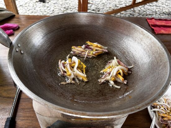 Die Vorspeise, Kürbis, Süsskartoffel und Zwiebel in Maisstärke , sehr gut