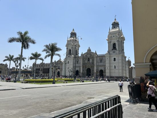 Der Park von der anderen Seite.