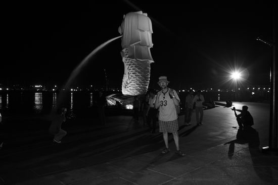 Enrico und der Merlion,das Wahrzeichen von Singapore