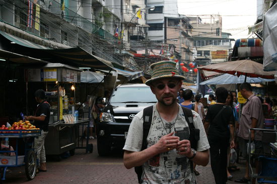 So sieht es also in Chinatown aus also wer da Platzangst hat der fuehlt sich glaub ich nicht so wohl.