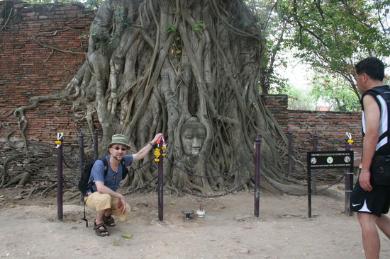 Das ist im Wat Mahatmut oder so ich weiss nicht ob es richtig geschrieben ist.