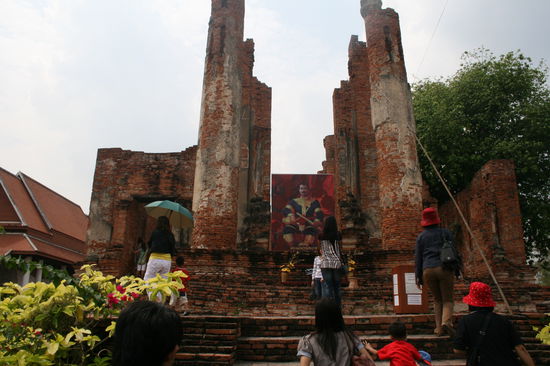 Das ist also ein Teil des Koenigspalastes in Ayuattuya es gehoert alles zum UNESCO World Culture Heritage echt beeindruckend.