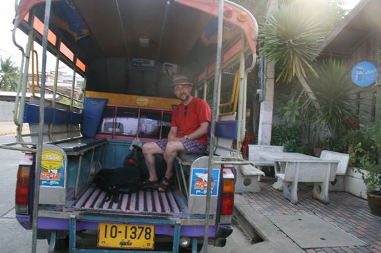 Das war also mein Tuk tuk vom Busterminal ins 
Zentrum von Sukothai rein.