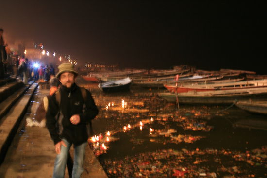 Enrico am Ganga,ich muss nur noch warten das,dass was ich mir gewuenscht hab in Erfuellung geht..